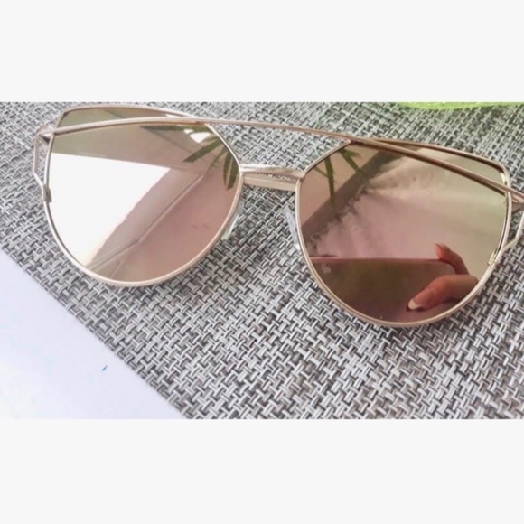 JULINA PLUS SIZE BOUTIQUE Accessories - Rose Gold Vintage Cat Eye  Polarized SunglasseS